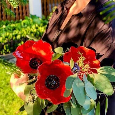 🎁Handcrafted Metal Flower Stake | 3-in-1 Garden Decor, Bird Bath & Pollinator Station🐦