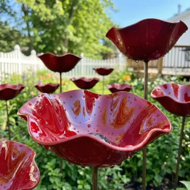 🎁Handcrafted Metal Flower Stake | 3-in-1 Garden Decor, Bird Bath & Pollinator Station🐦